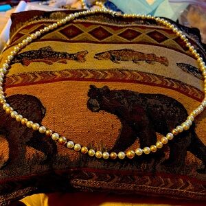 Multi shaded pearl necklace